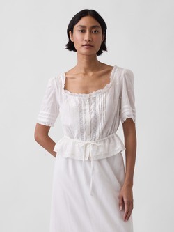 Ženska bluza s obrubom od čipke